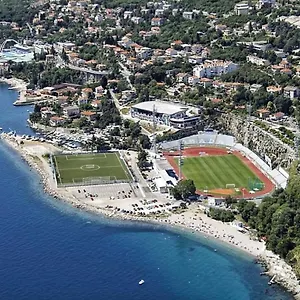 Luxury 2 Fiume